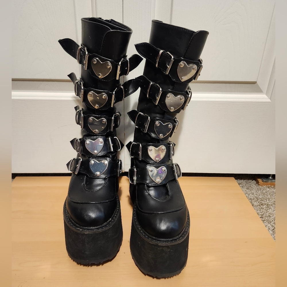 Demonia platform boots